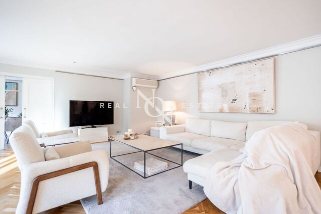 295 sqm luxury flat with views for rent in València