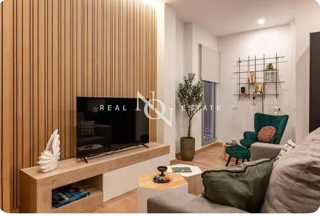 82 sqm flat with views and terrace for sale in El Mercat, València