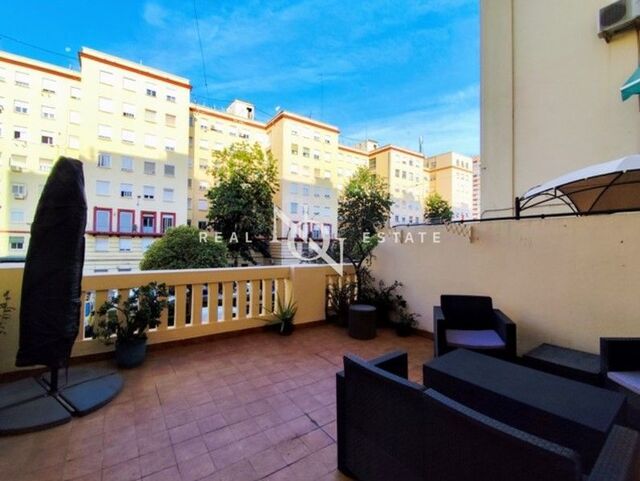 87 sqm flat with views and terrace for rent in L'Illa Perduda, València