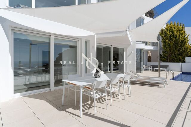 Villa for sale in Blanc Altea residential.