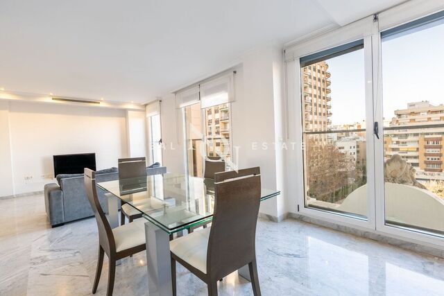 En venta dúplex de 3 habitaciones en Valencia