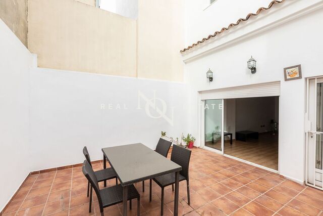 300 sqm house with views for sale in Moncada