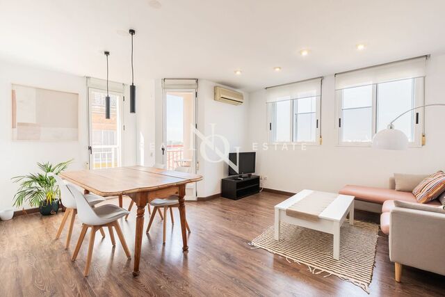 Wohnung von 98 m2 mit ansichten und terrasse zum miete in Patraix, València