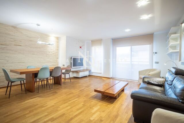 100 sqm flat for rent in Mestalla, València