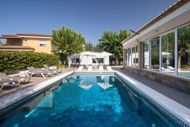 Casa de 504 m2 amb piscina en venda a València