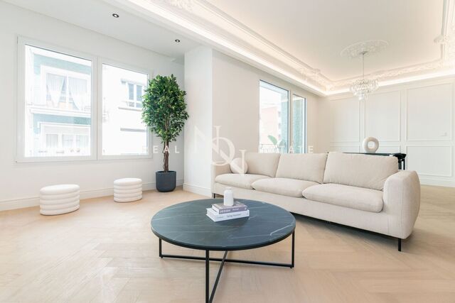 Brand-new renovated apartment for sale on Isabel la Católica.