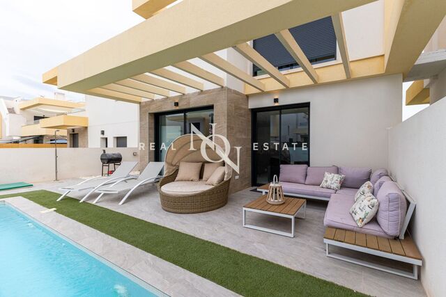 Chalet indépendant avec sauna et piscine privée à vendre à Los Montesinos, Alicante